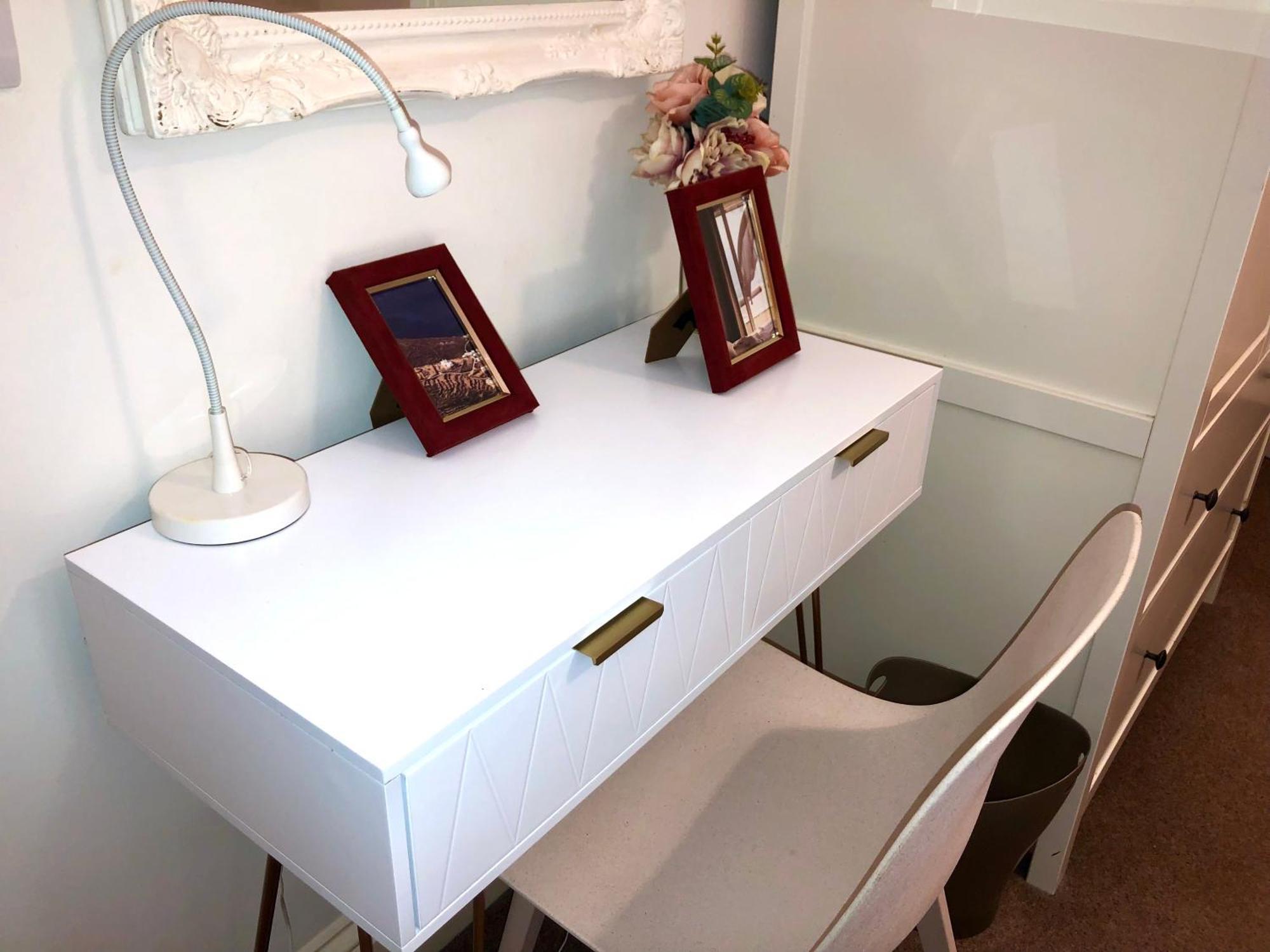 Contemporary Large Apartment In An Ideal Location บาธ ภายนอก รูปภาพ