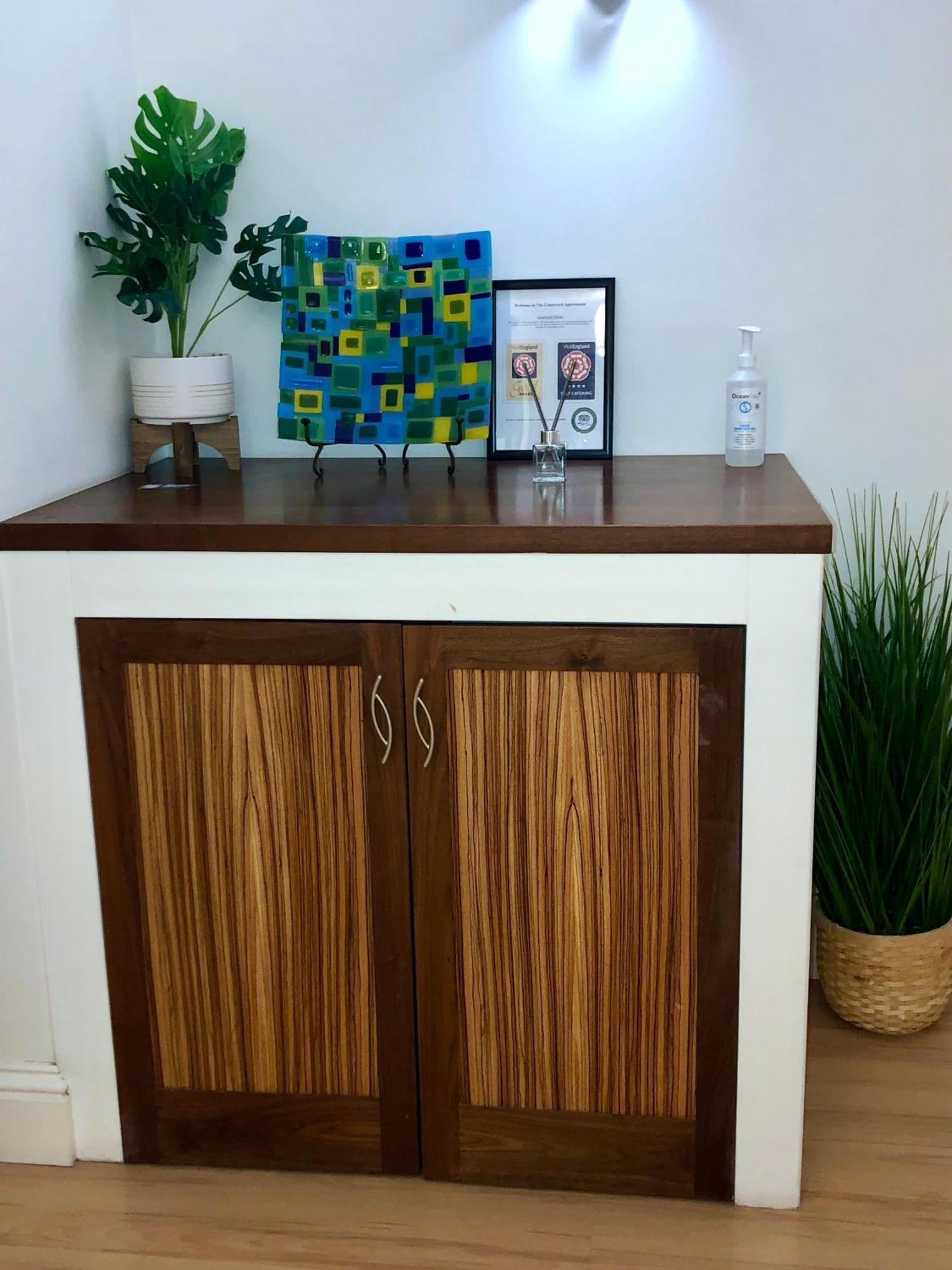 Contemporary Large Apartment In An Ideal Location บาธ ภายนอก รูปภาพ